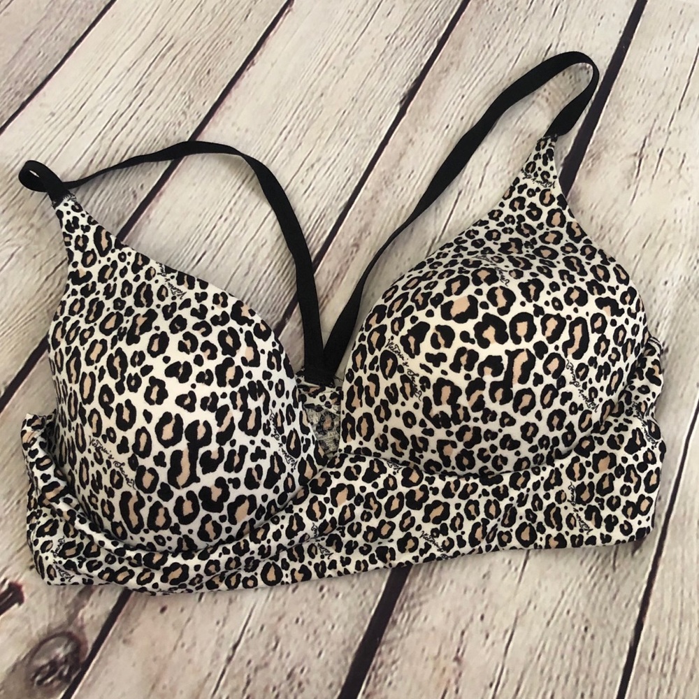 Victoria’s Secret plunge/plongeant bra